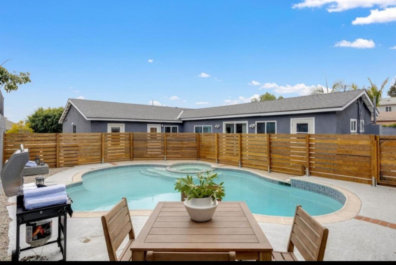Holiday home Bella Casa Pool Min To Downtown Beaches